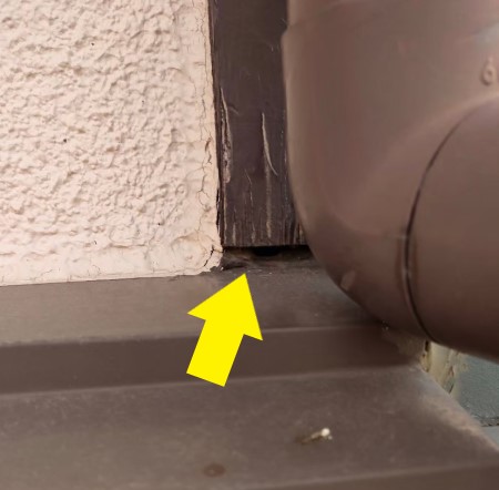 外壁　柱周りに隙間ができている